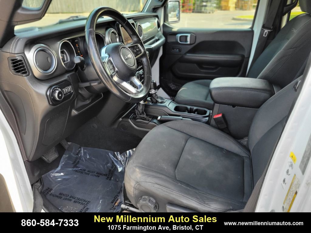 Used 2019 Jeep Wrangler Unlimited Sahara image 16