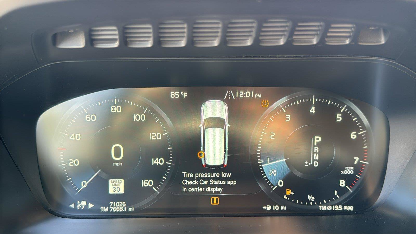 Used 2019 Volvo XC90 T6 Momentum w/ Advanced Package AWD/4WD image 10