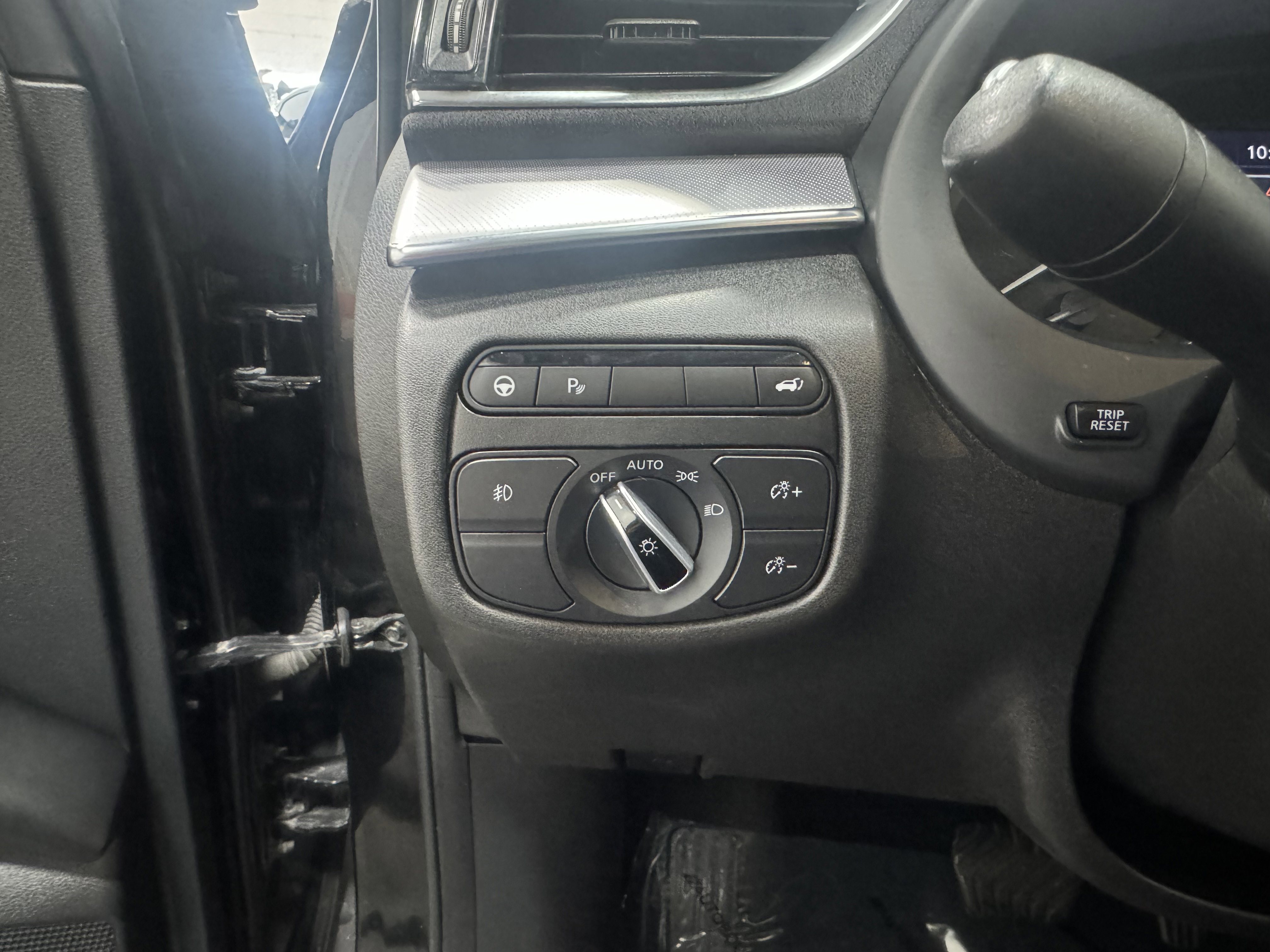 Used 2021 INFINITI QX50 Luxe AWD/4WD image 16
