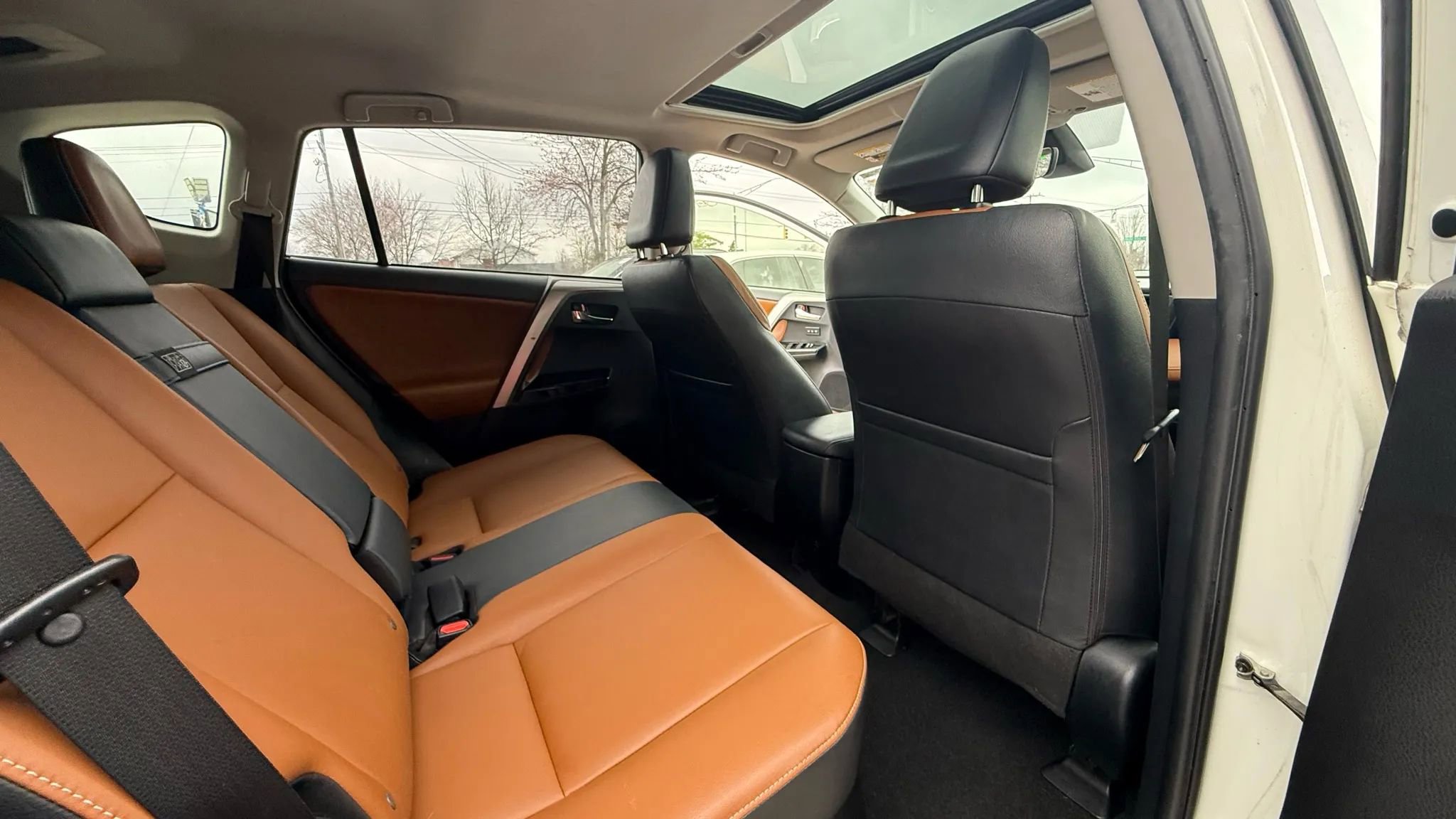 Used 2017 Toyota RAV4 Limited w/ Protection Package image 11