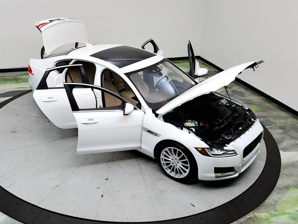 Used 2020 Jaguar XF Prestige image 37