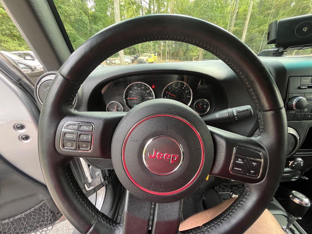 Used 2016 Jeep Wrangler Unlimited Sport w/ Connectivity Group AWD/4WD image 12