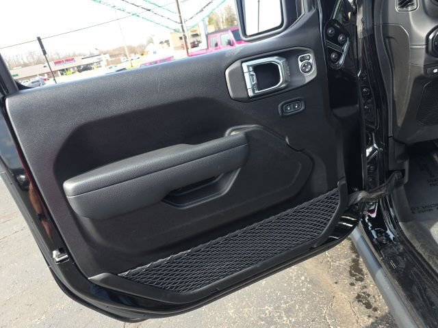 Used 2025 Jeep Wrangler Unlimited Rubicon 4xe w/ Safety Group image 20