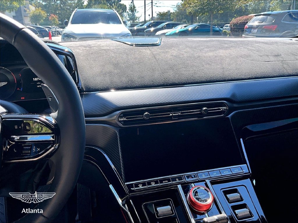 Used 2026 Aston Martin V8 Vantage S RWD image 7