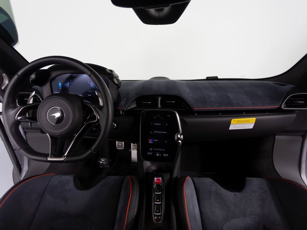 Used 2023 McLaren Artura image 28