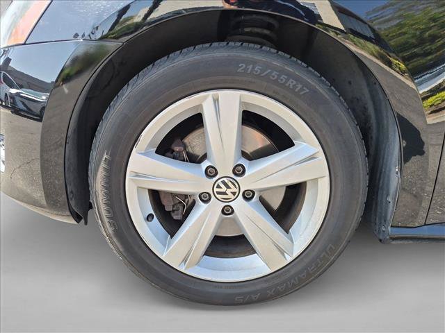 Used 2014 Volkswagen Passat 1.8T Wolfsburg Edition FWD image 12