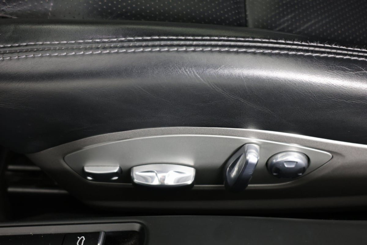 Used 2013 Porsche 911 Carrera 4S AWD/4WD image 21