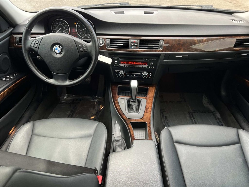 Used 2010 BMW 335i xDrive Sedan image 3