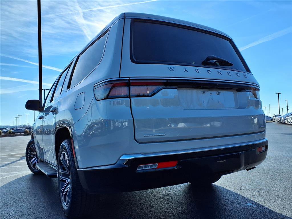 Used 2022 Jeep Wagoneer Series III w/ Rear Seat Video Group 1 image 32