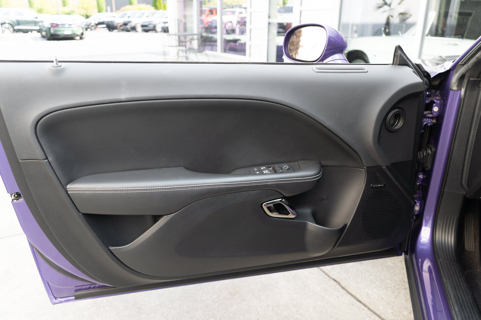 Used 2016 Dodge Challenger SRT Hellcat RWD image 10