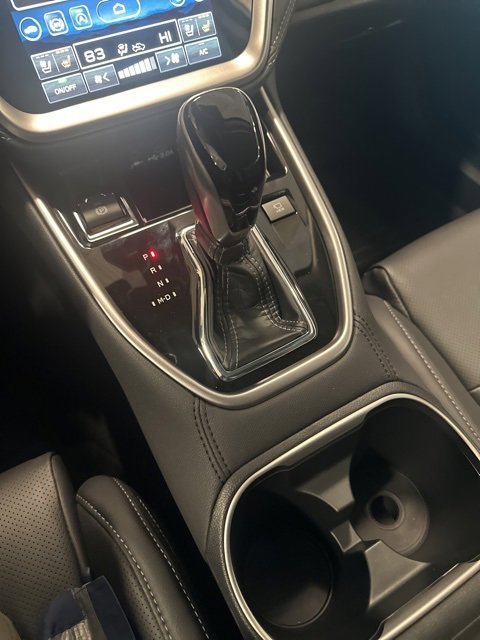 New 2025 Subaru Outback Touring w/ Popular Package #2 image 17