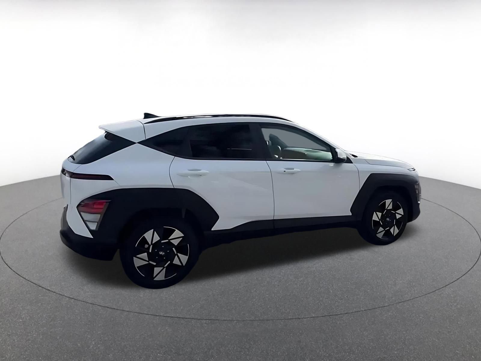 Used 2025 Hyundai Kona SEL image 14