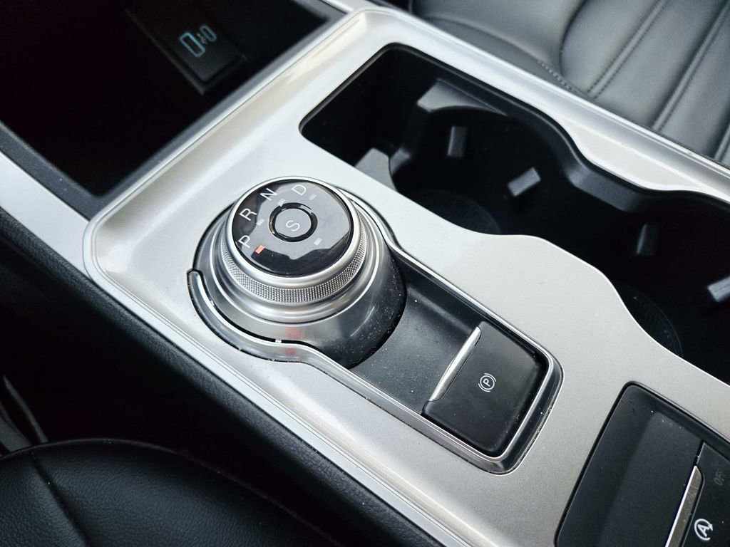 Used 2024 Ford Edge SEL image 28