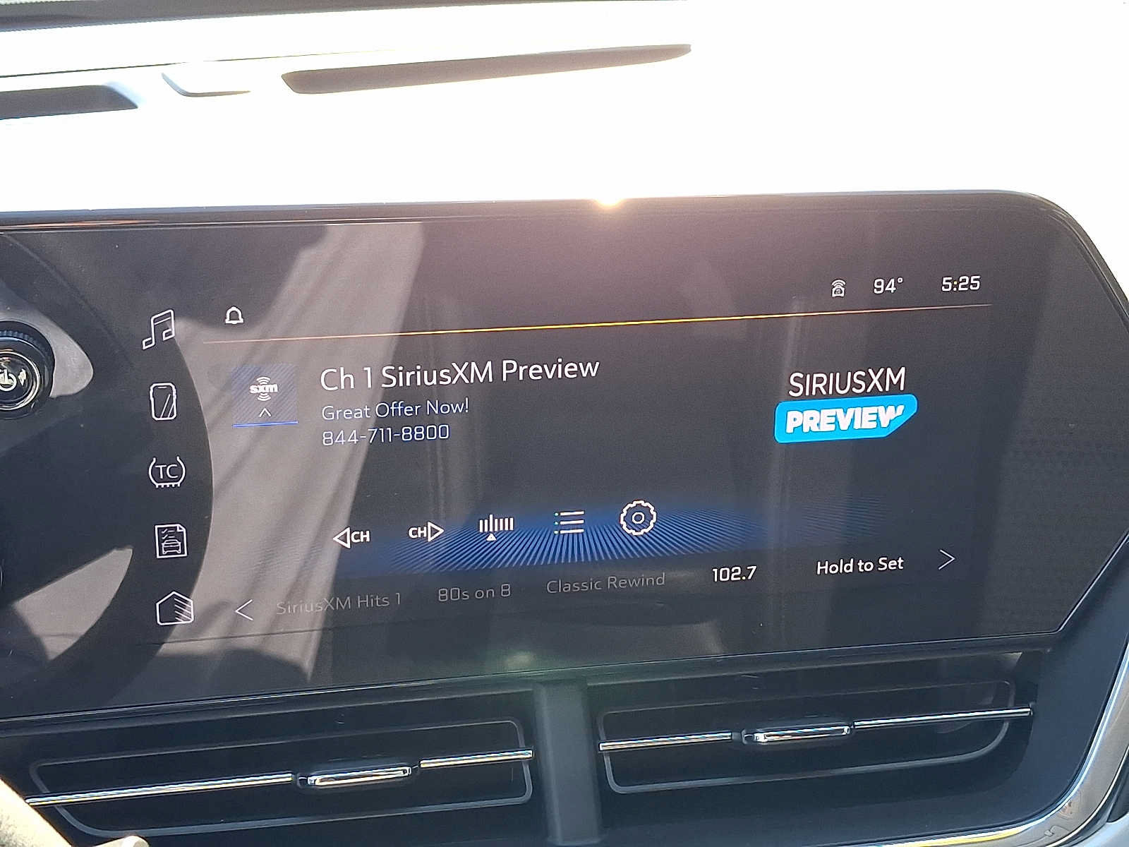 Used 2025 Chevrolet Trax LT FWD image 17