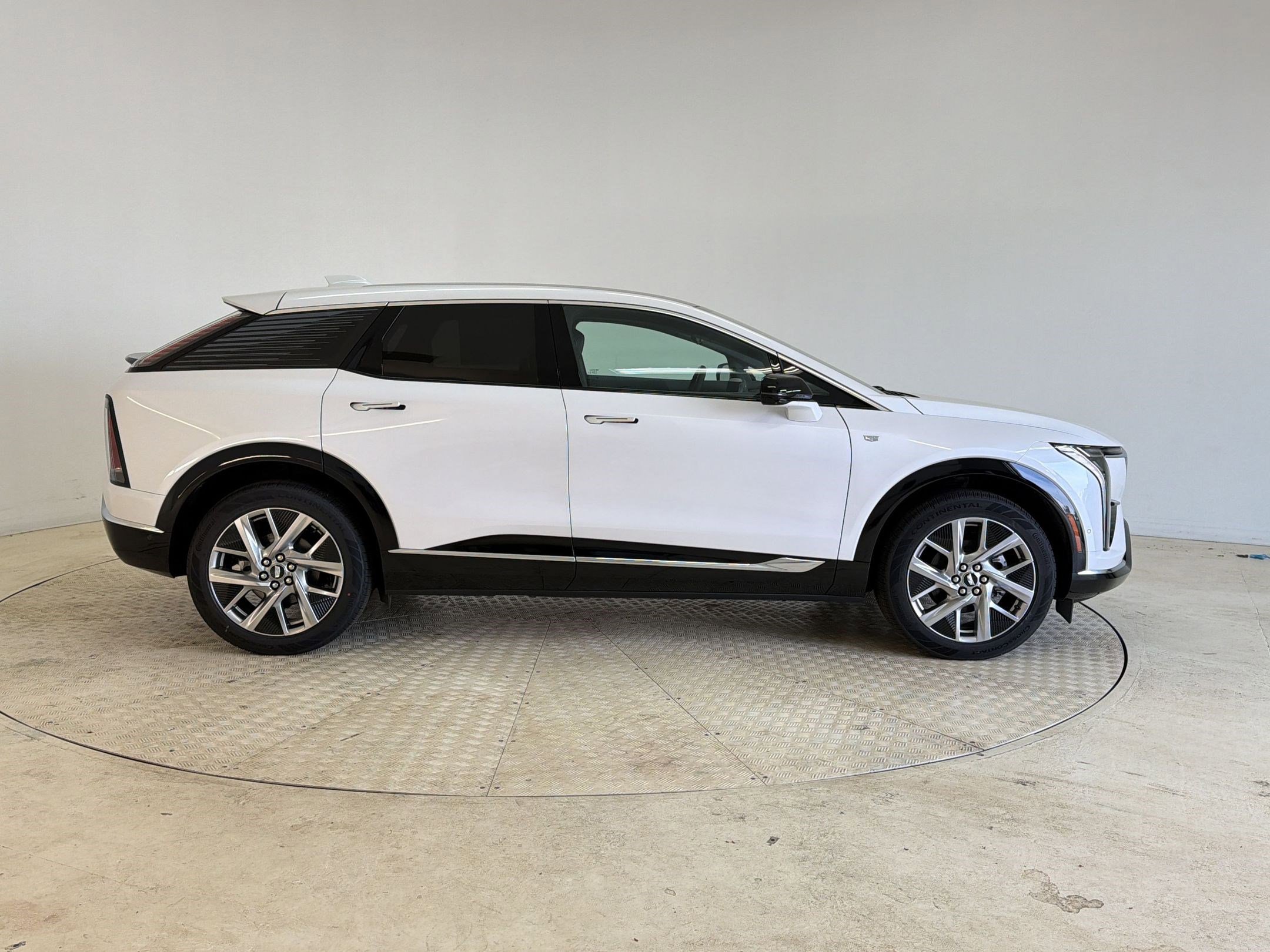 New 2025 Cadillac Optiq Luxury 1 AWD/4WD image 8