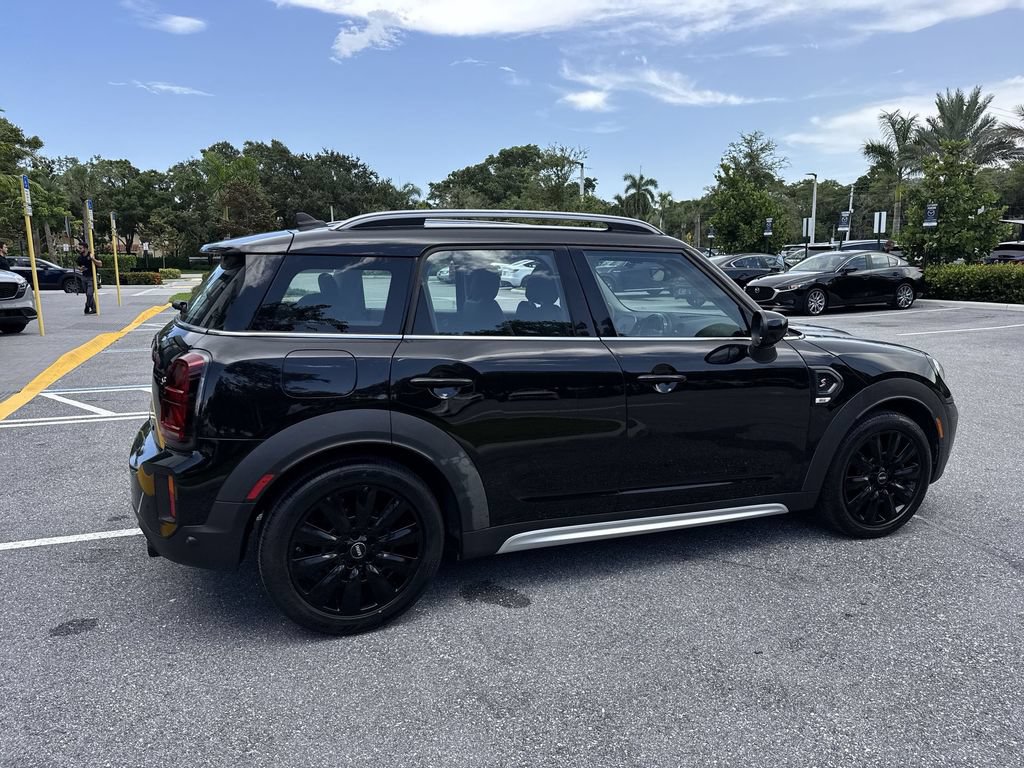 Used 2022 MINI Cooper Countryman S w/ Premium Package FWD image 4
