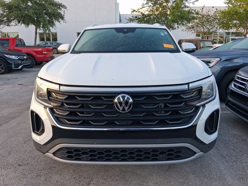 Used 2024 Volkswagen Atlas Cross Sport SE image 3