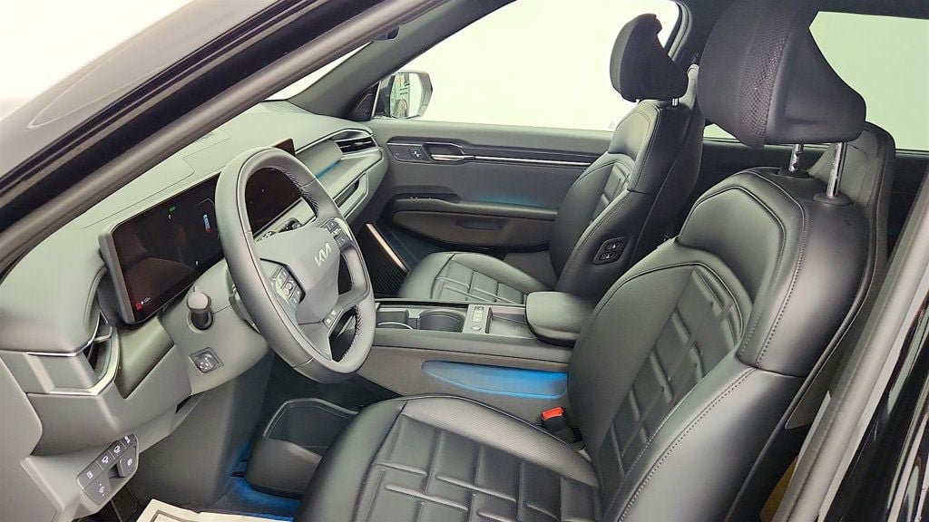 Used 2026 Kia EV9 Land w/ Nightfall Edition Package AWD/4WD image 13