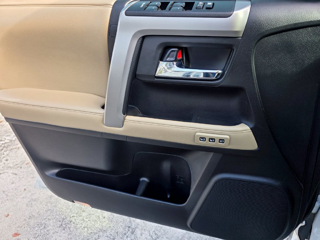 Used 2015 Toyota 4Runner Limited AWD/4WD image 26