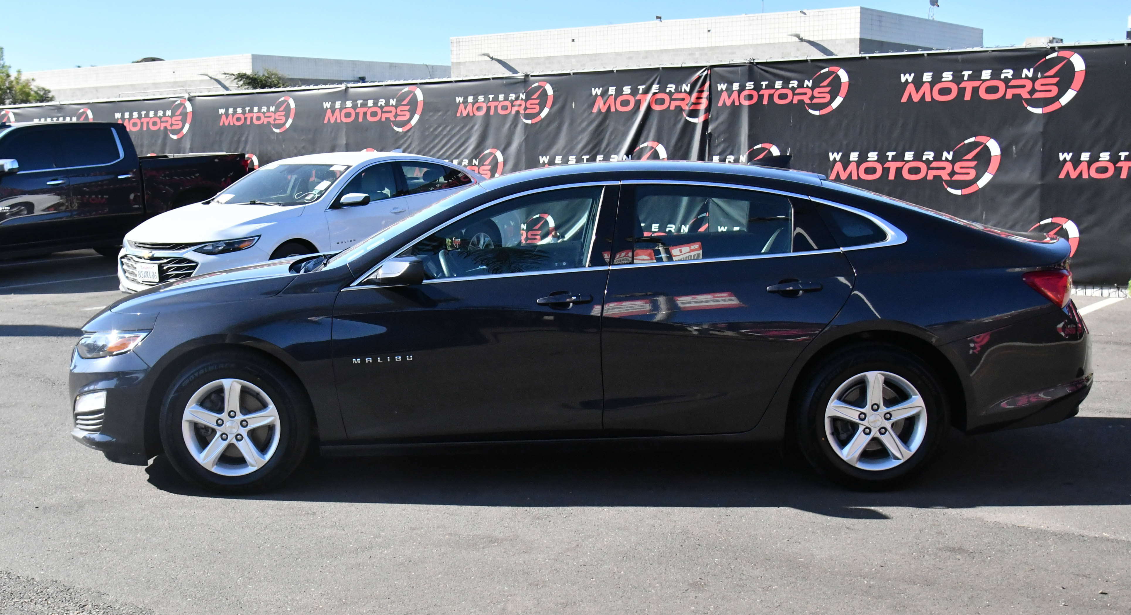 Used 2022 Chevrolet Malibu LS FWD image 4