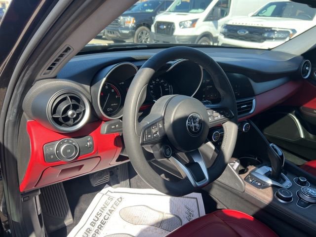 Used 2020 Alfa Romeo Giulia Ti w/ Nero Edizione image 7
