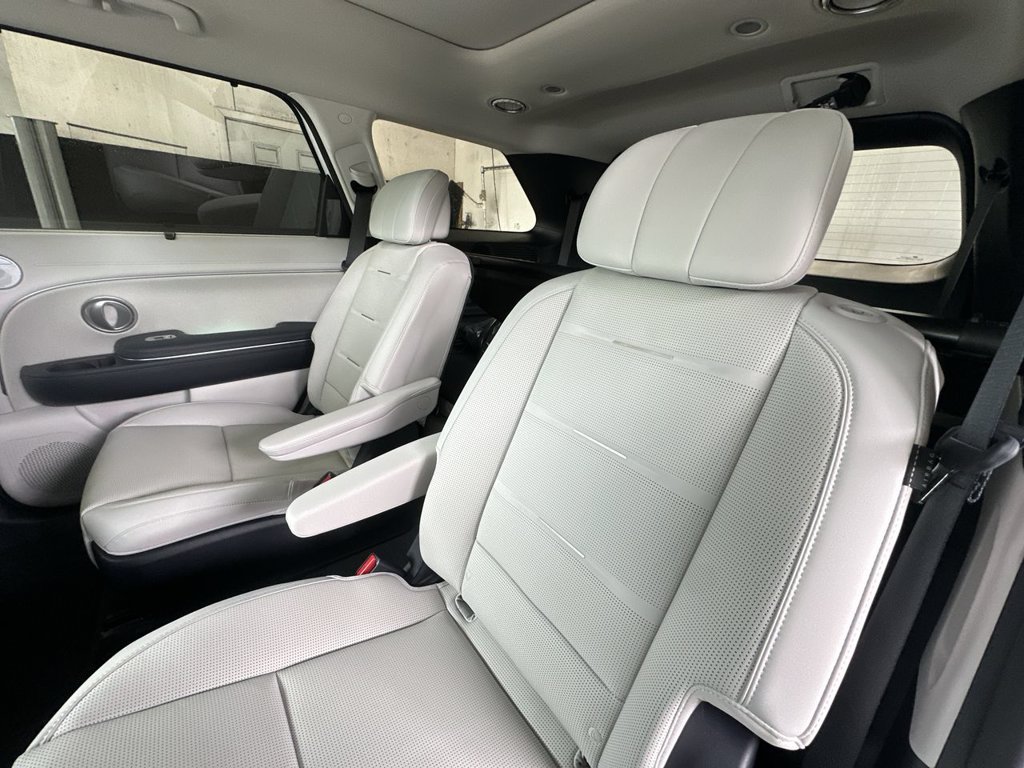 New 2027 Hyundai Palisade Calligraphy FWD image 22