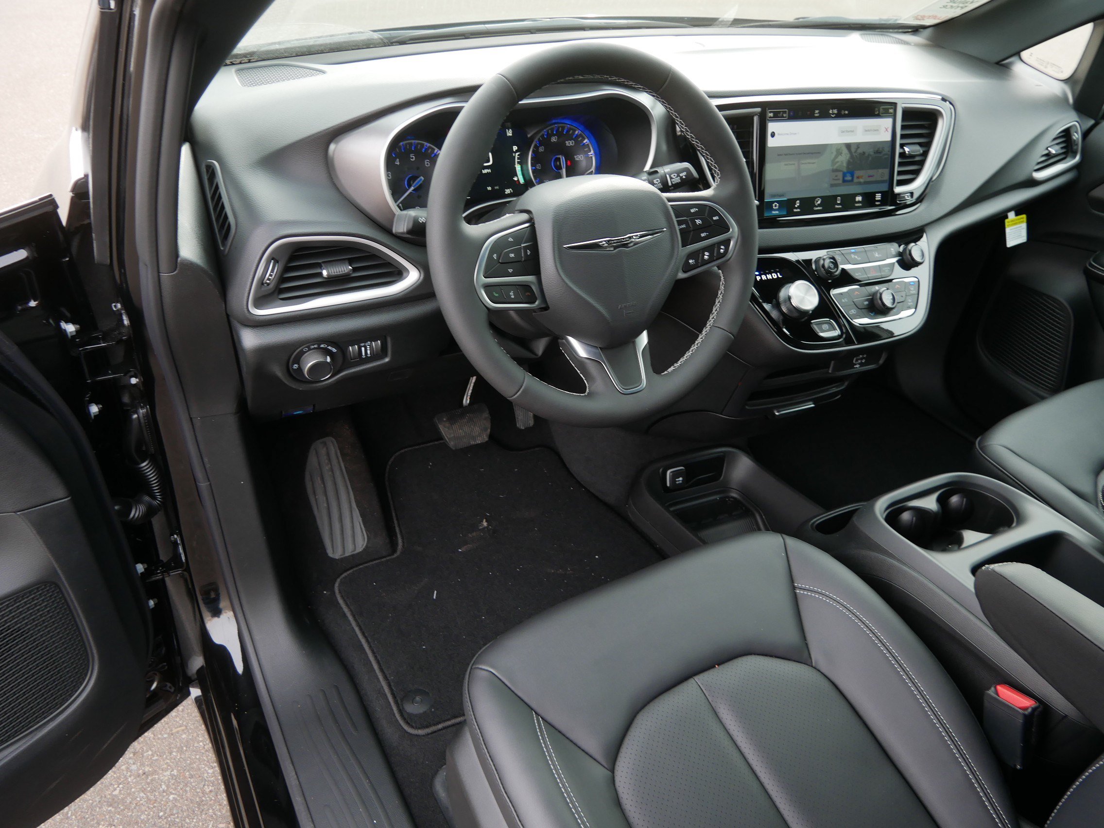 New 2026 Chrysler Voyager LX FWD image 6
