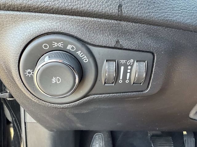 Used 2020 Jeep Compass Latitude image 31