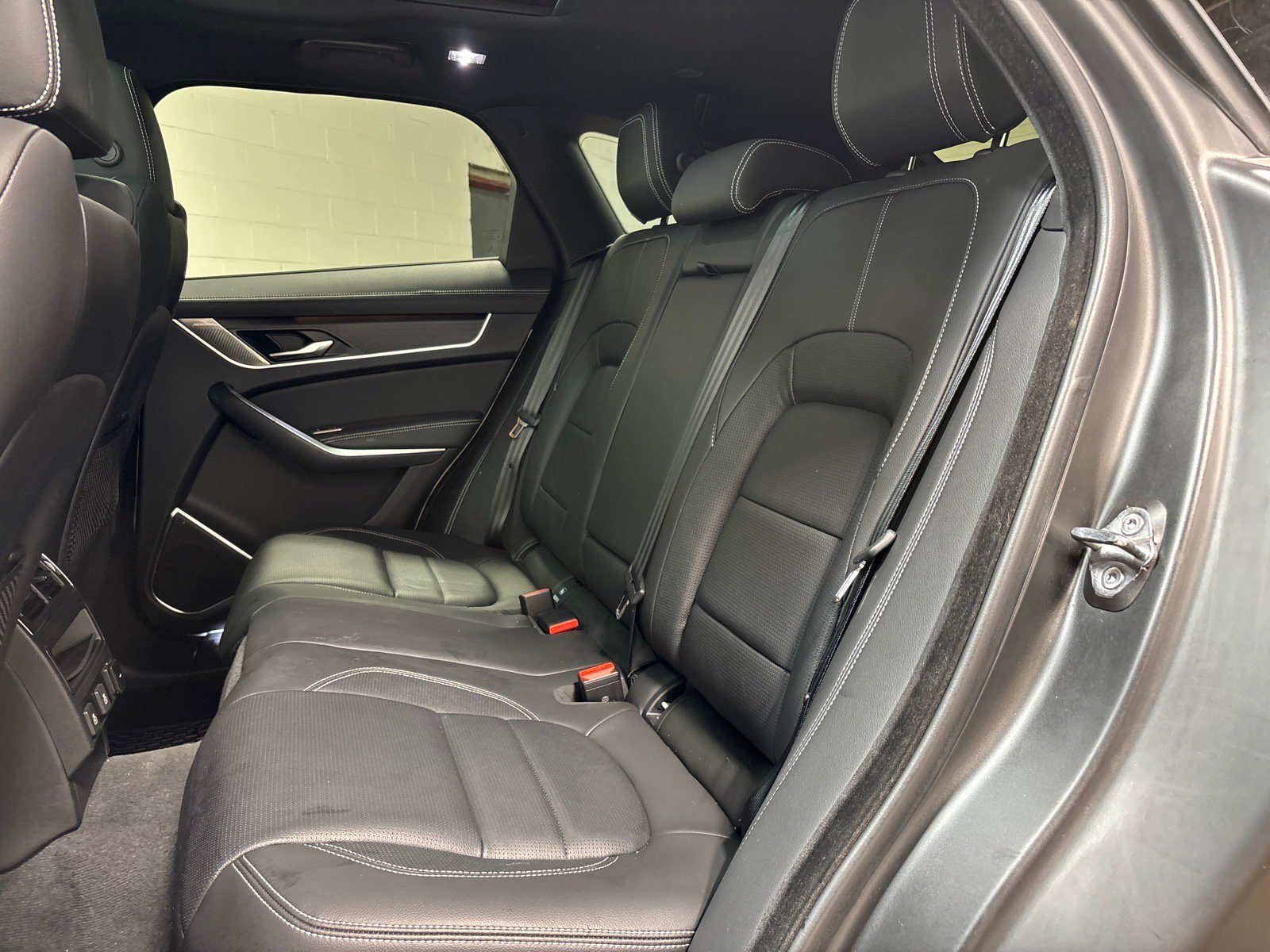 Used 2026 Jaguar F-PACE R-Dynamic S AWD/4WD image 28