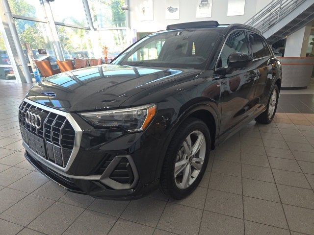 Used 2022 Audi Q3 2.0T Premium image 3