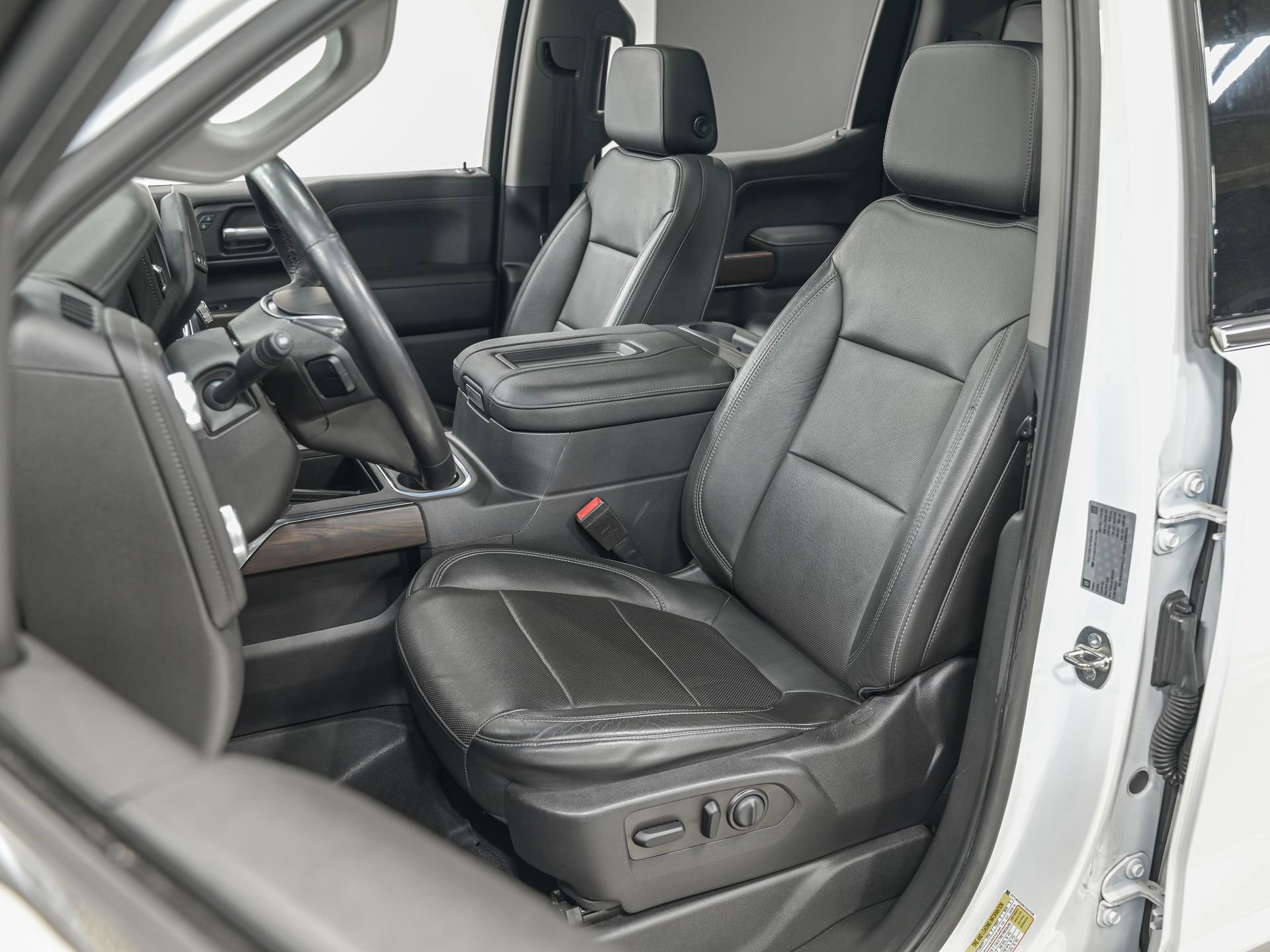 Used 2019 GMC Sierra 1500 SLT w/ SLT Premium Plus Package AWD/4WD image 17