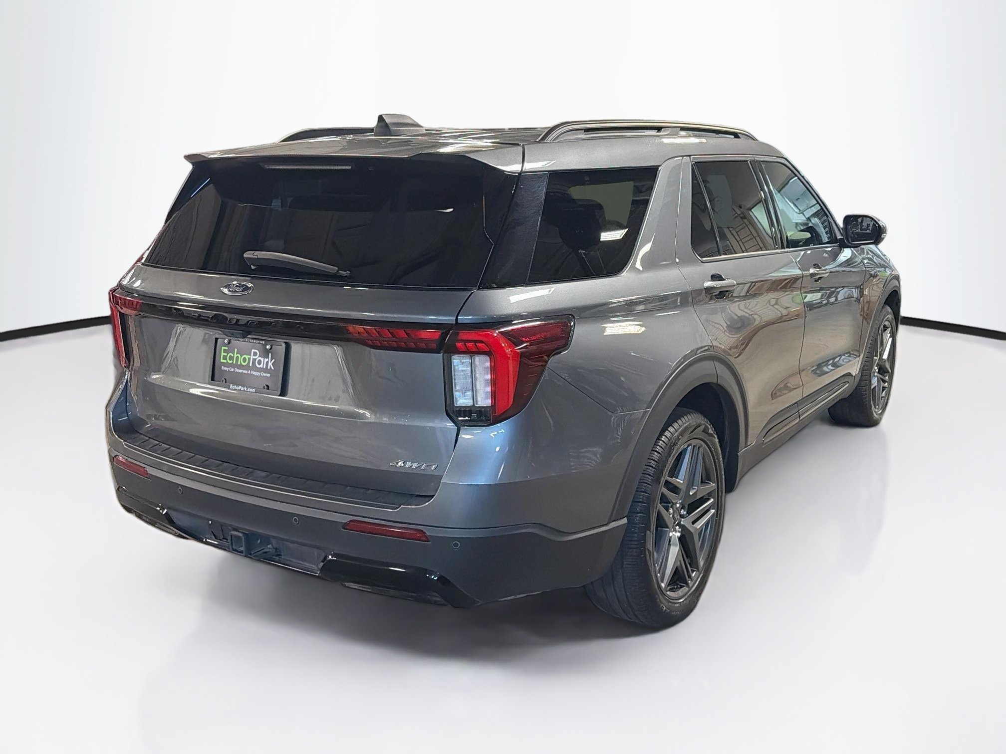 Used 2025 Ford Explorer ST-Line w/ ST-Line Street Pack AWD/4WD image 9
