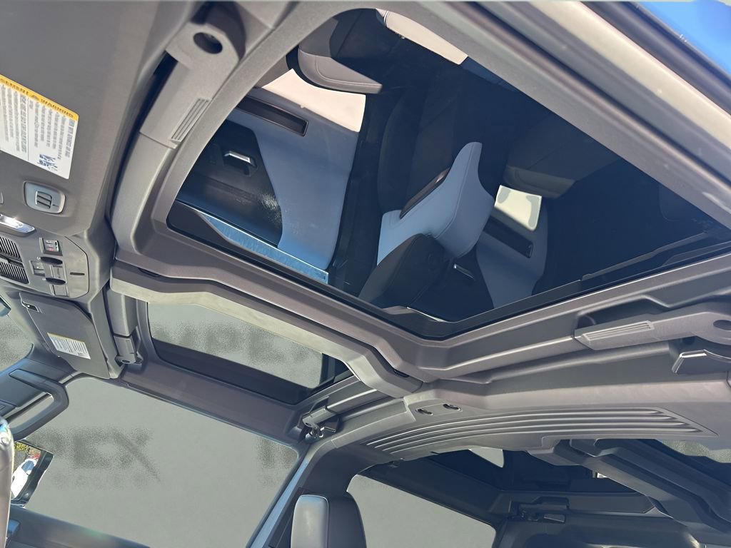 Used 2024 GMC Hummer EV 2X w/ Extreme Off-Road Package image 12