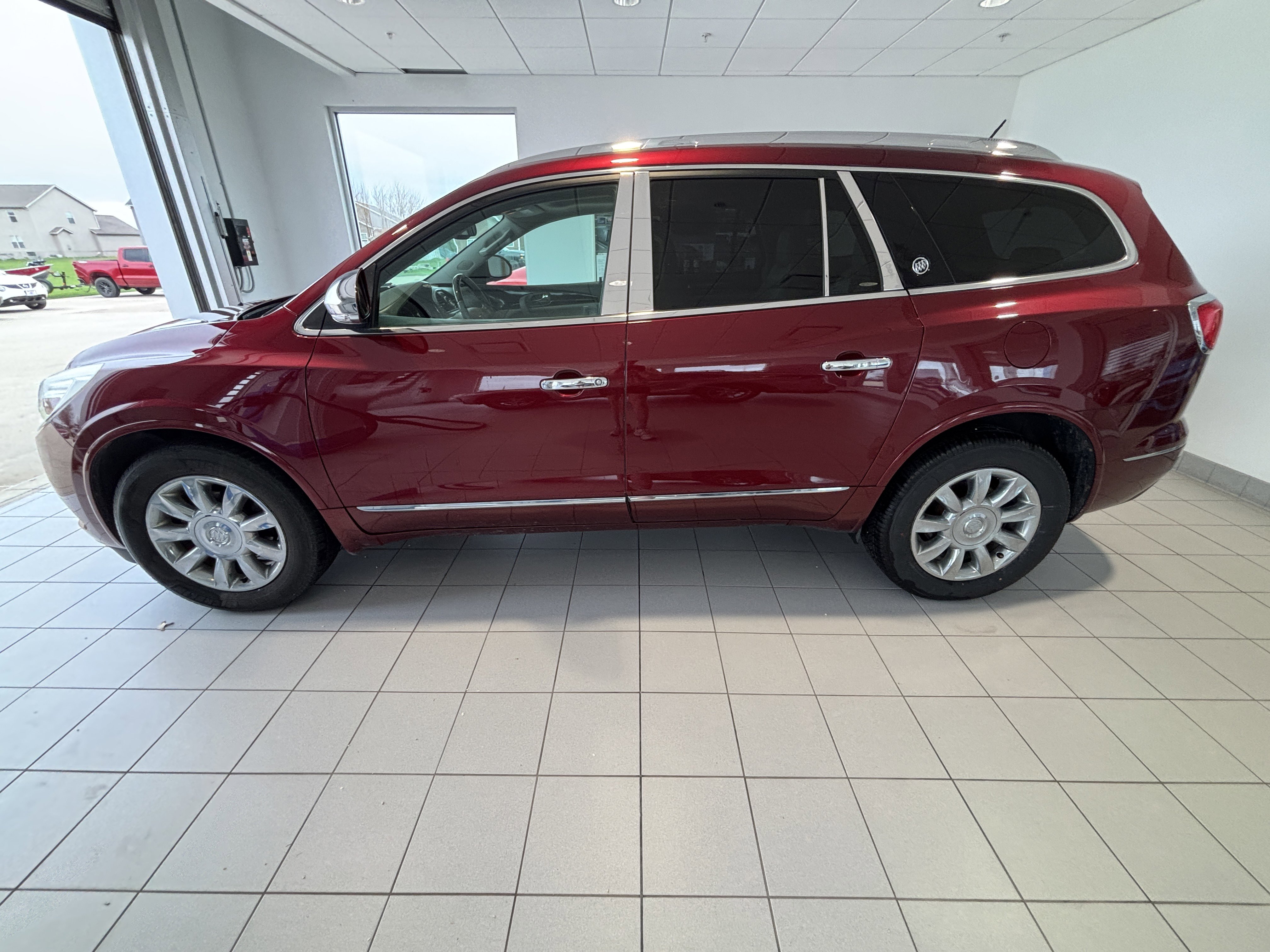 Used 2015 Buick Enclave Premium image 2