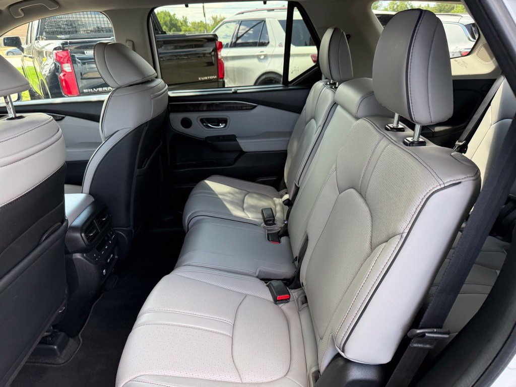 Used 2023 Honda Pilot Elite image 14