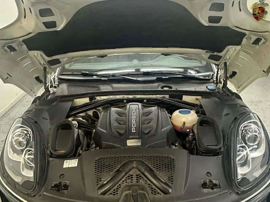 Used 2015 Porsche Macan S image 23