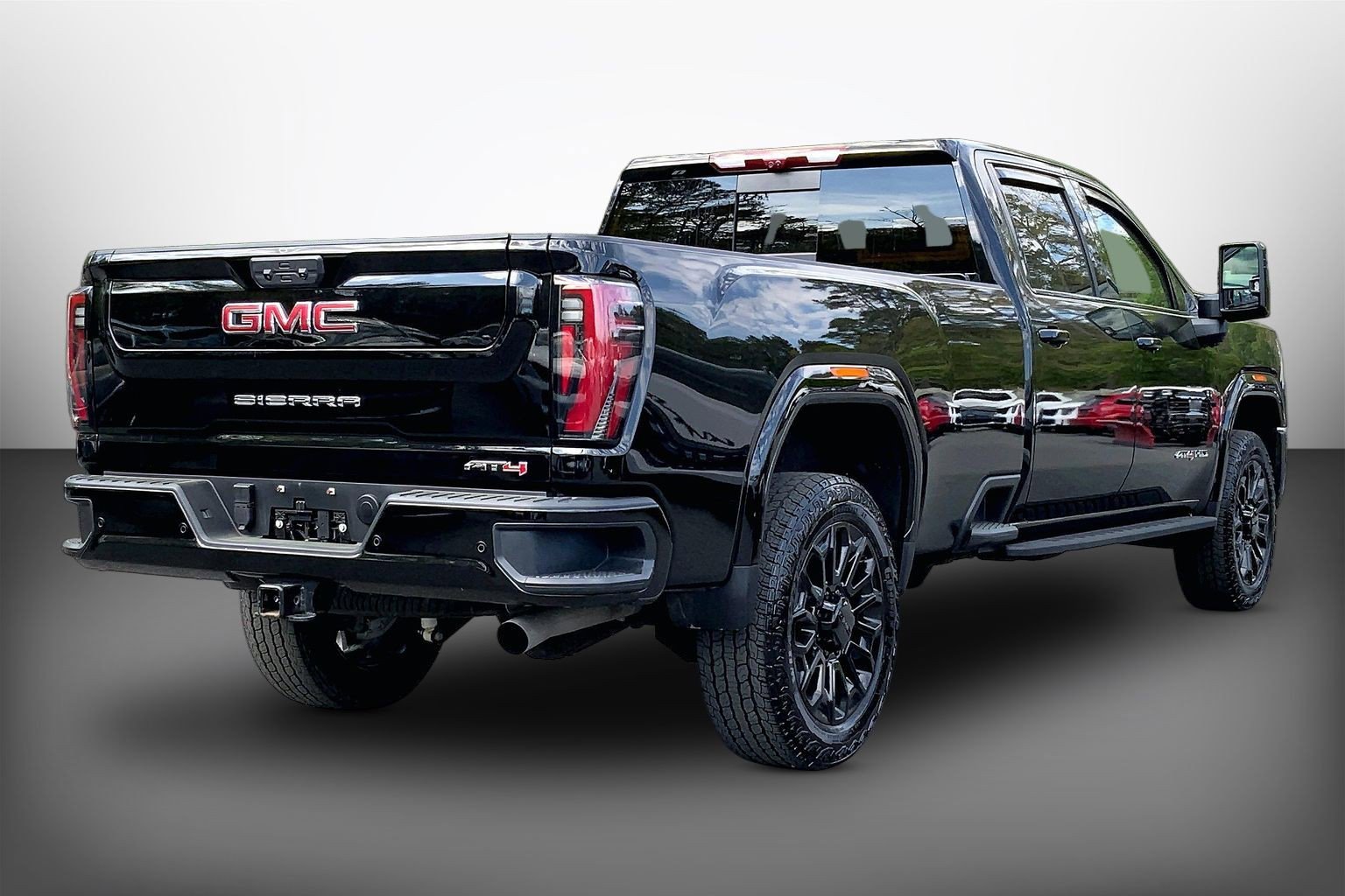 Used 2025 GMC Sierra 2500 AT4 w/ AT4 Premium Plus Package AWD/4WD image 14