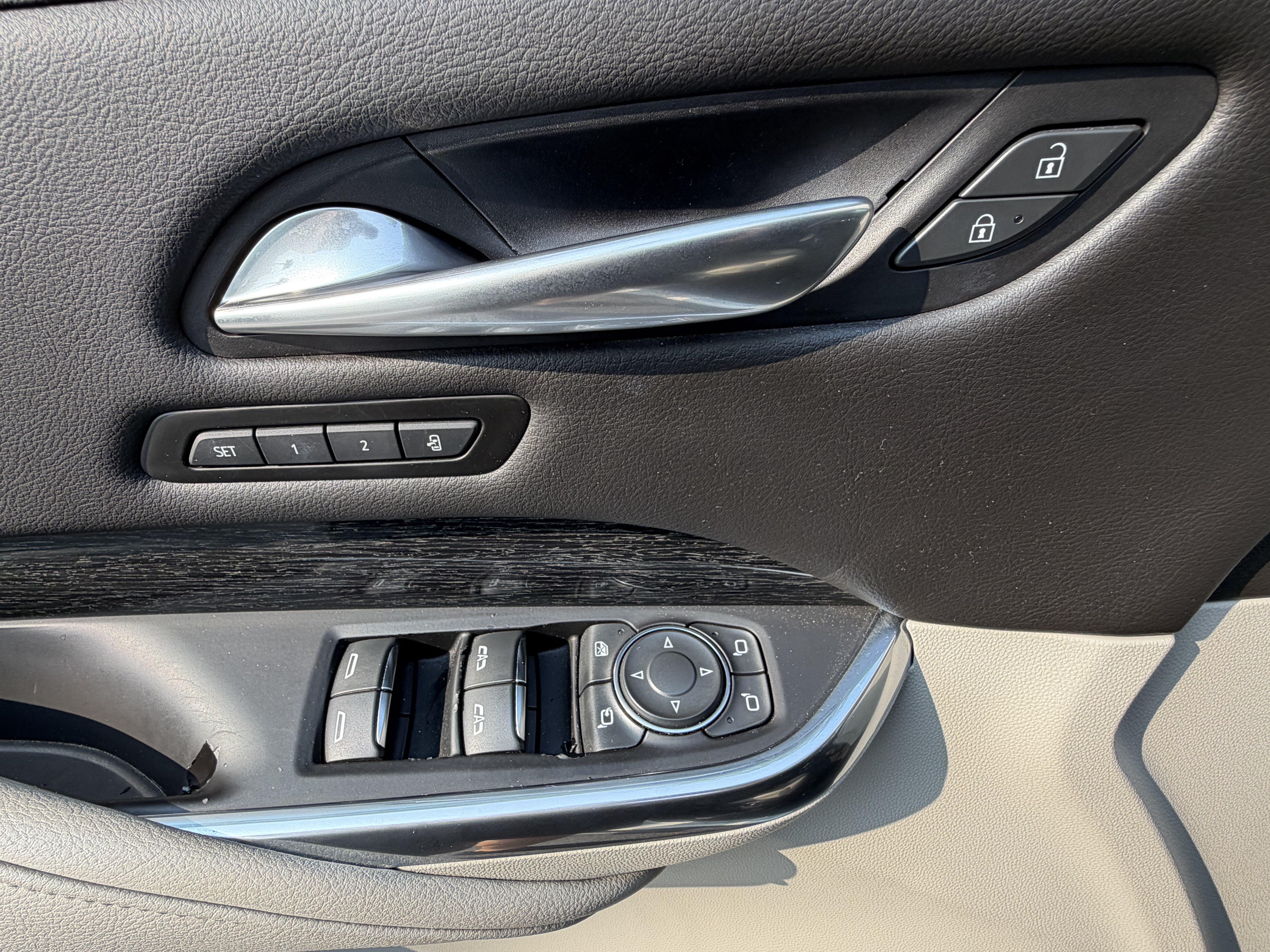 Used 2021 Cadillac XT4 Premium Luxury FWD image 14