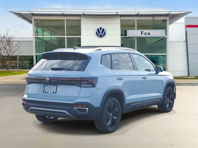 New 2026 Volkswagen Taos SE FWD image 4