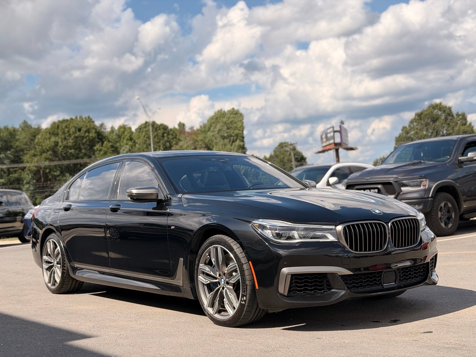 Used 2018 BMW M760i xDrive AWD/4WD image 9