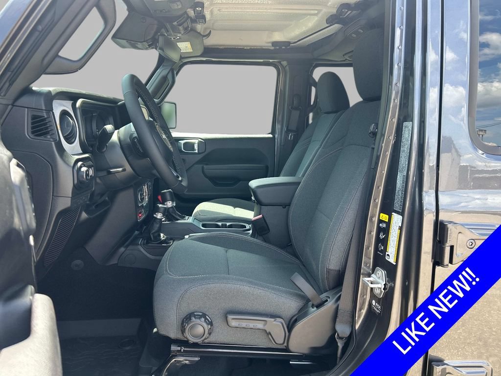 Certified 2025 Jeep Gladiator Sport AWD/4WD image 12