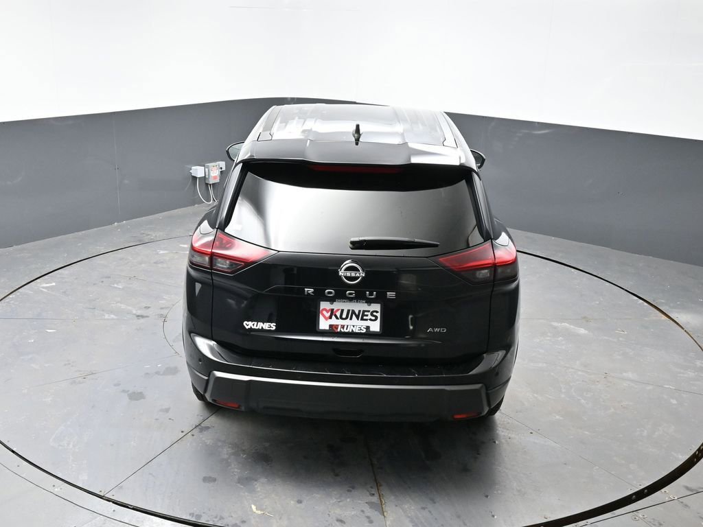 Used 2024 Nissan Rogue S image 23