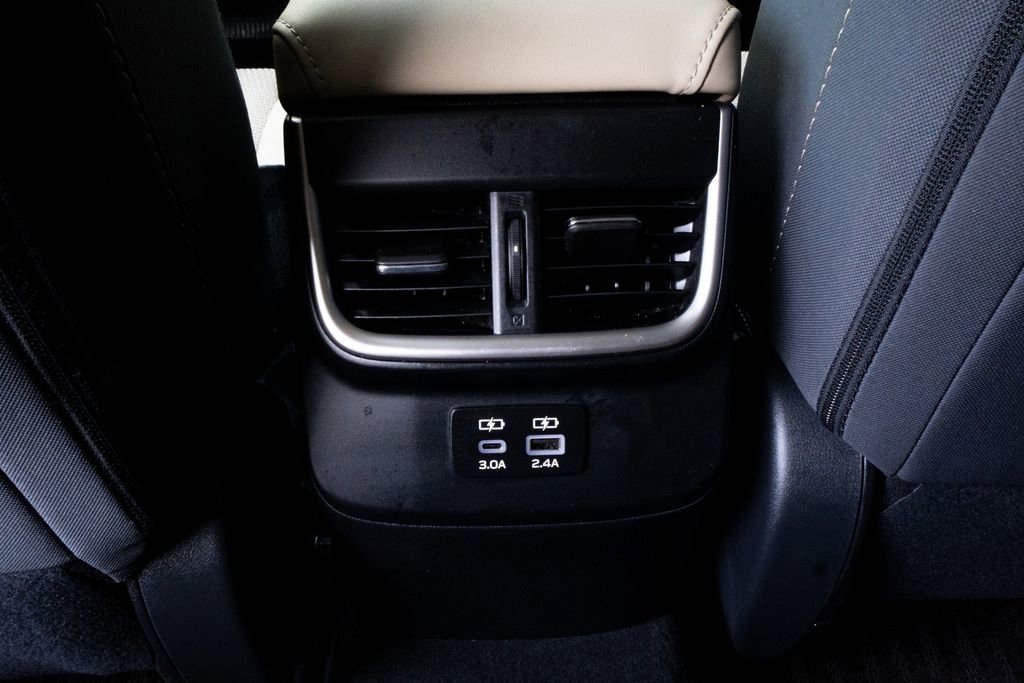 Used 2024 Subaru Outback Premium AWD/4WD image 18