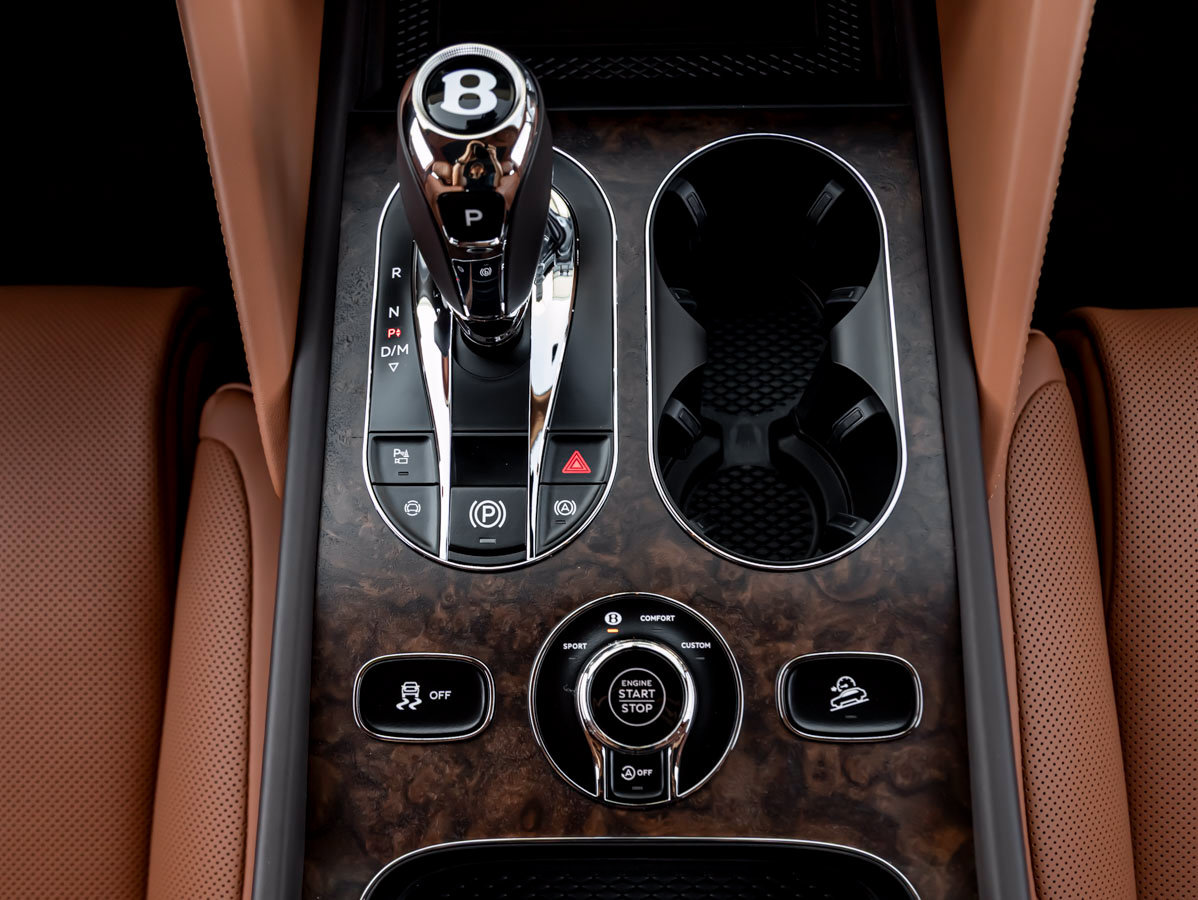 Used 2027 Bentley Bentayga AWD/4WD image 25