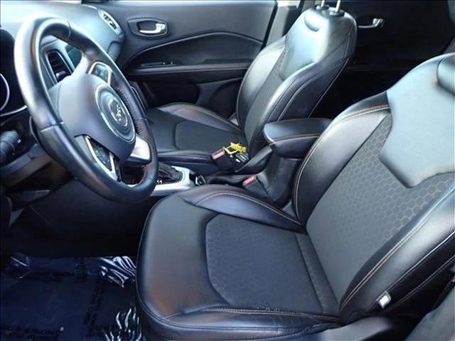 Used 2018 Jeep Compass Latitude w/ Popular Equipment Group FWD image 11