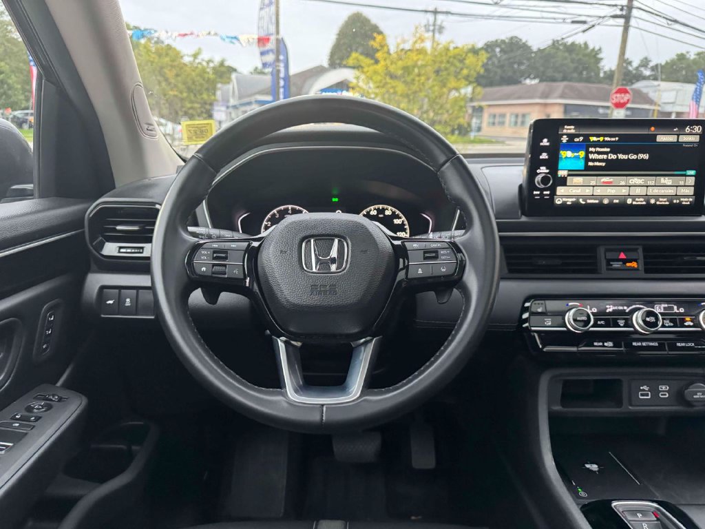 Used 2023 Honda Pilot Touring image 23