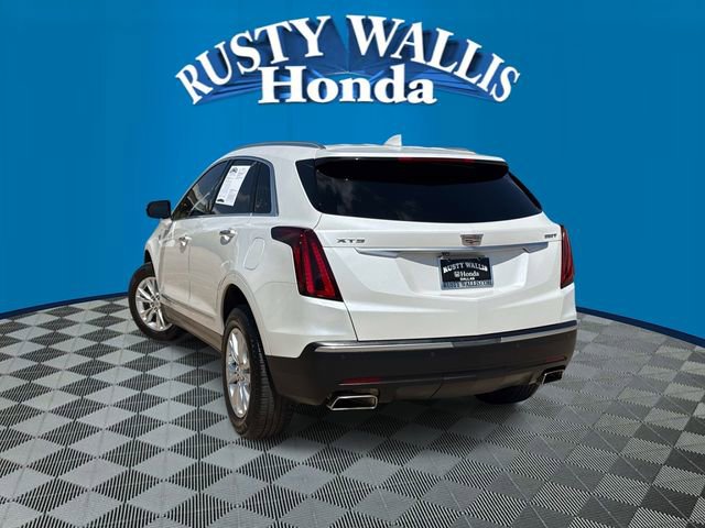 Used 2022 Cadillac XT5 Luxury w/ LPO, Floor Liner Package FWD image 3