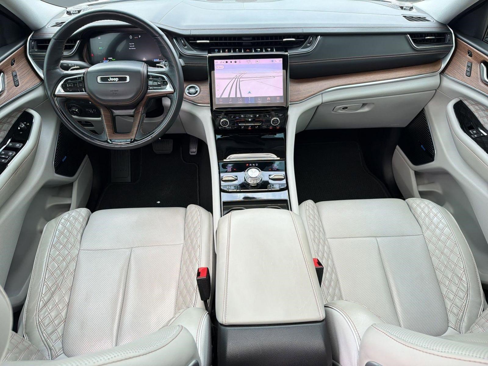 Used 2022 Jeep Grand Cherokee Summit AWD/4WD image 17
