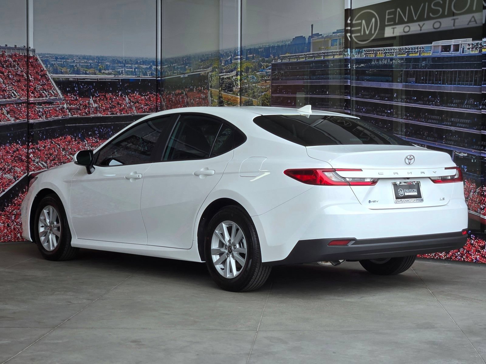 Certified 2026 Toyota Camry Hybrid FWD image 6