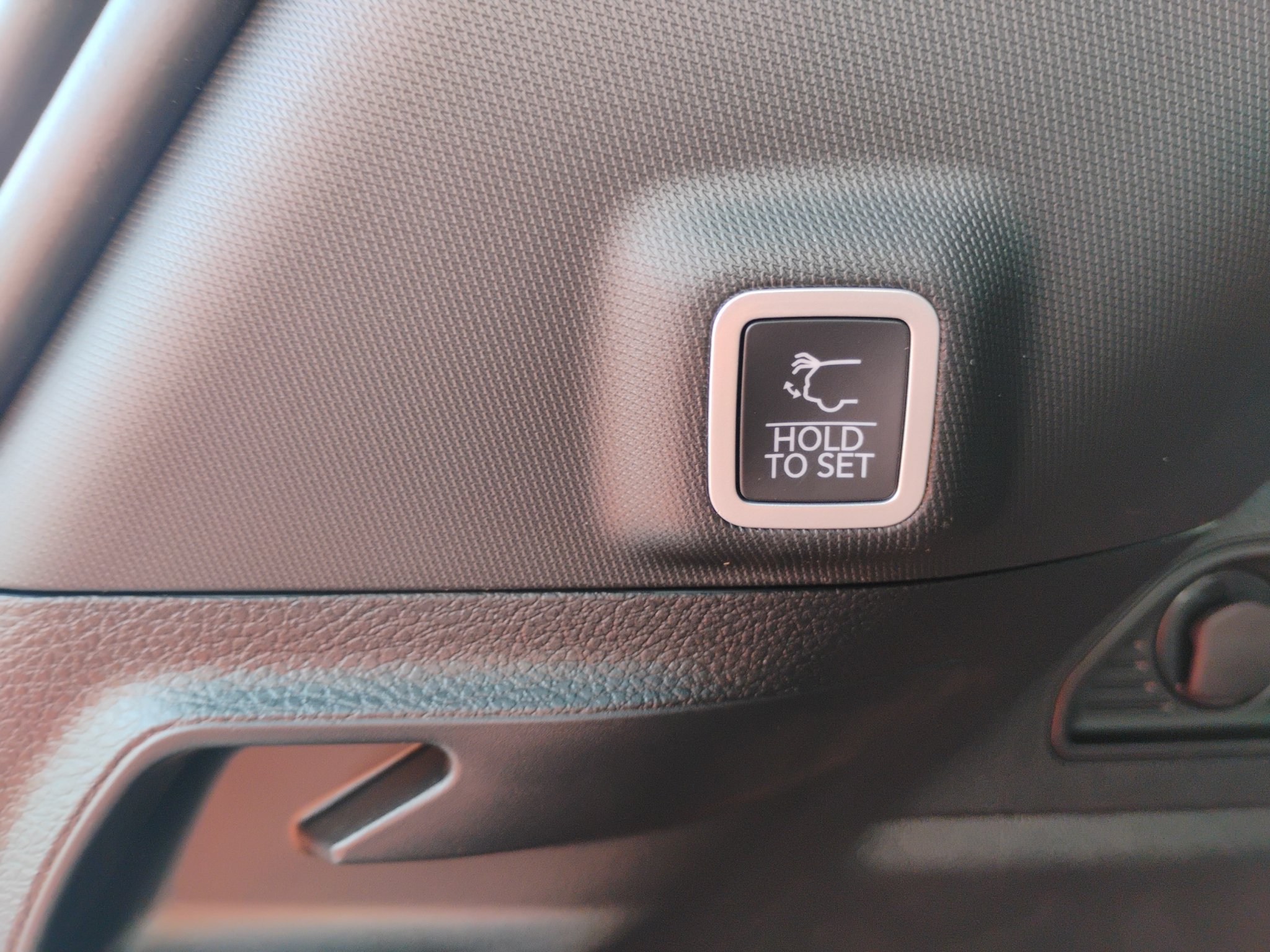New 2027 Jeep Grand Cherokee Altitude AWD/4WD image 15